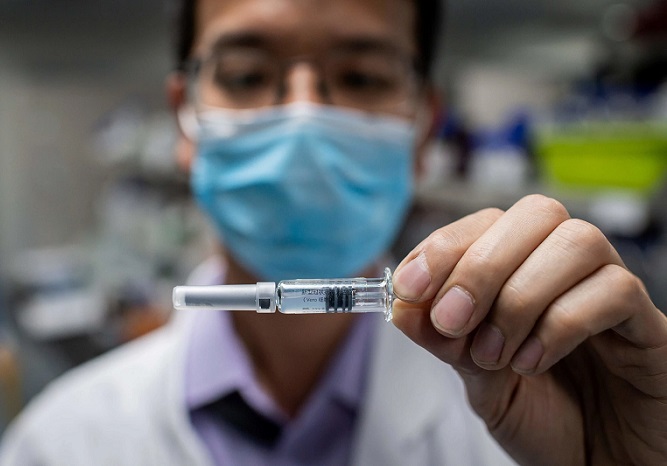 چین واکسن مختص به سویه اُمیکرون را آزمایش می‌کند