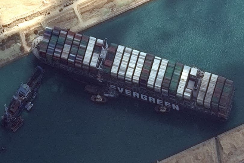 صدور فرمان توقیف کشتی مسدودکننده کانال سوئز