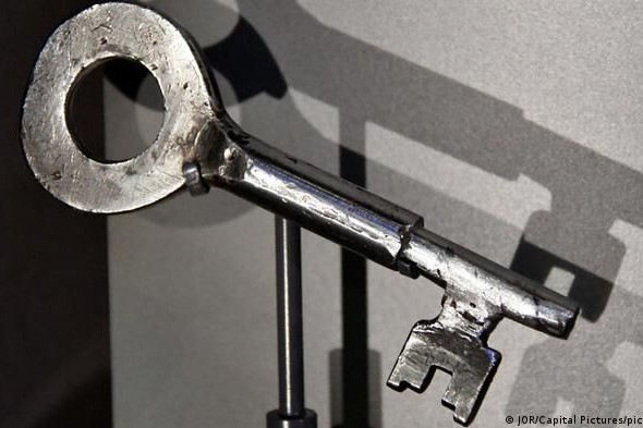 حراج کلید سلول زندان ماندلا در انگلیس خشم آفریقای جنوبی را برانگیخت
